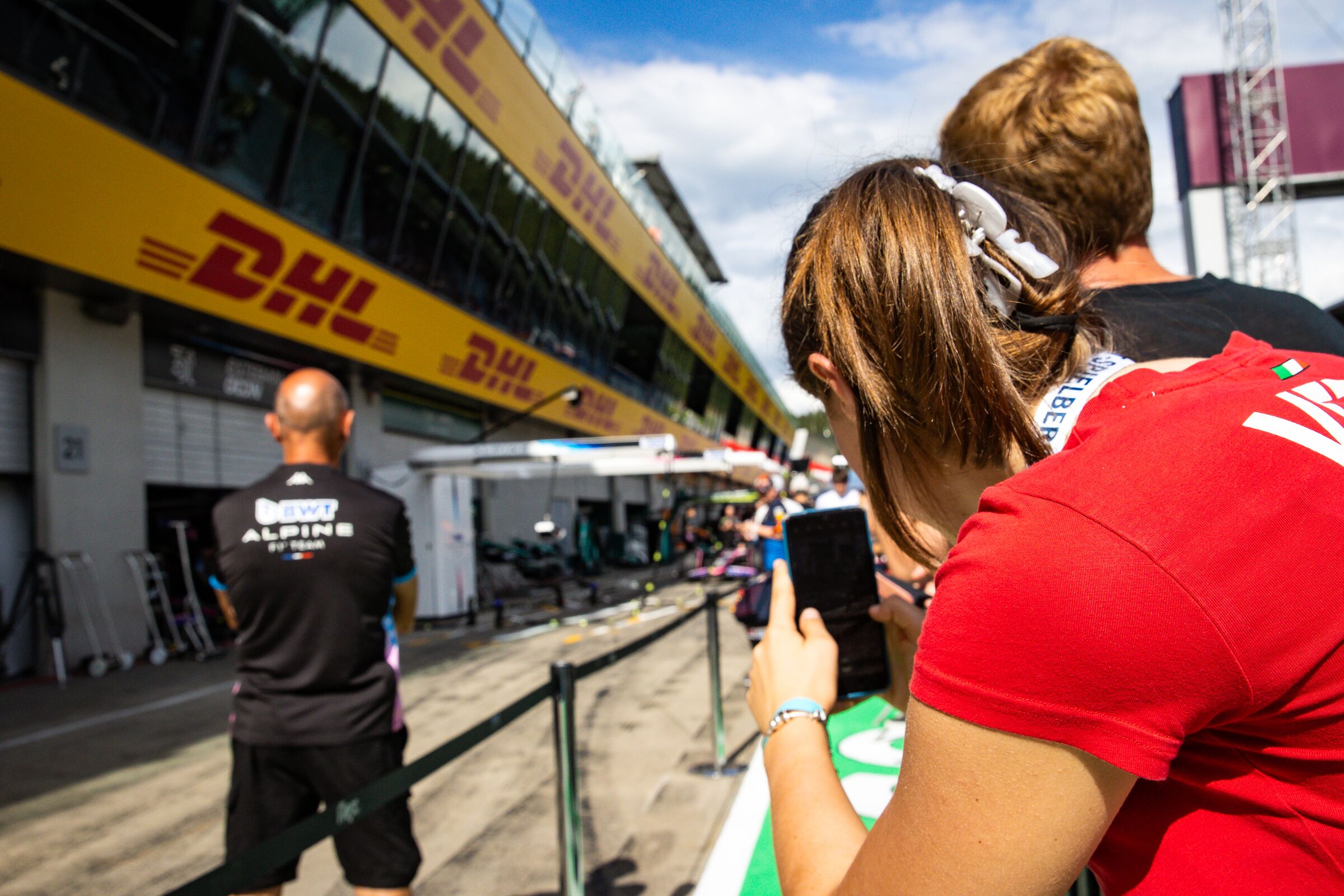 Exclusive Aramco F1® Pit Lane Walk Inclusion