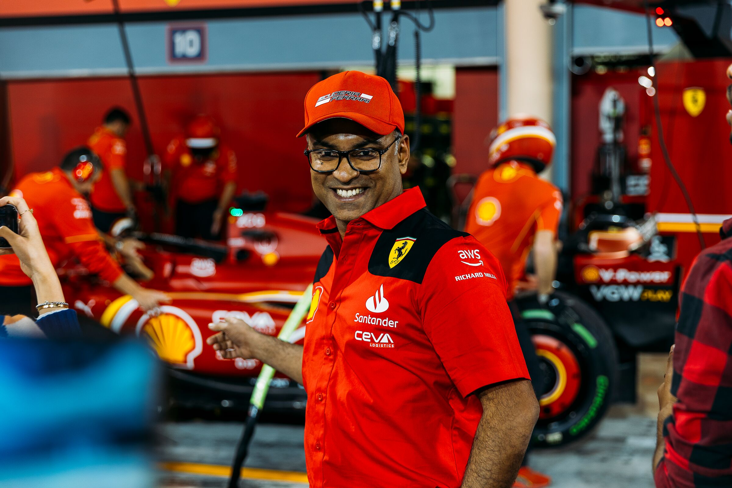 Exclusive Aramco F1® Pit Lane Walk Inclusion