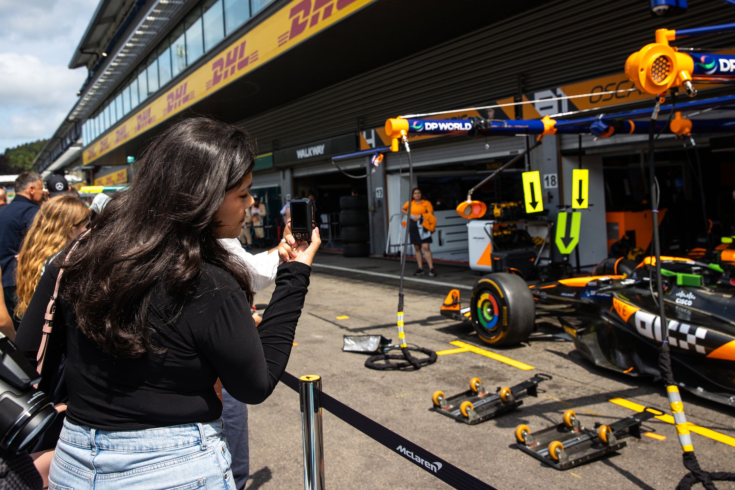 Exclusive Aramco F1® Pit Lane Walk Inclusion