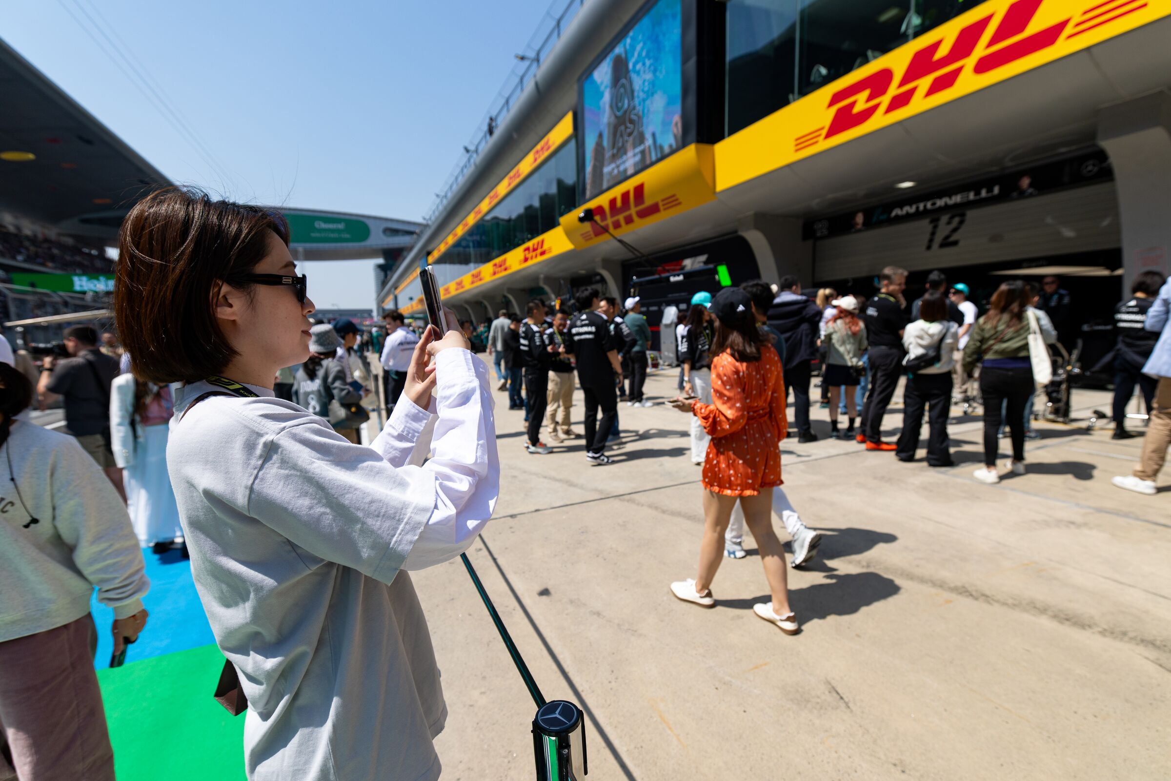 Exclusive Aramco F1® Pit Lane Walk Inclusion