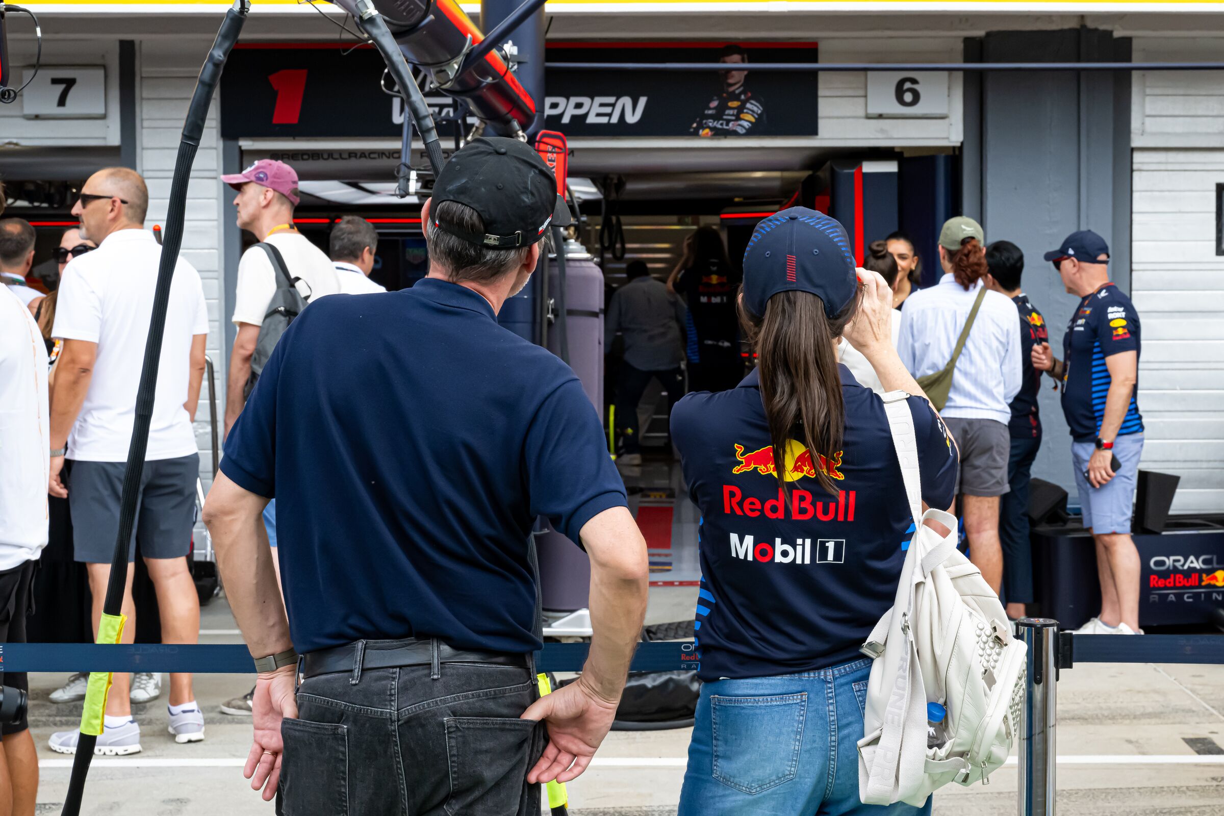 Exclusive Aramco F1® Pit Lane Walk Inclusion